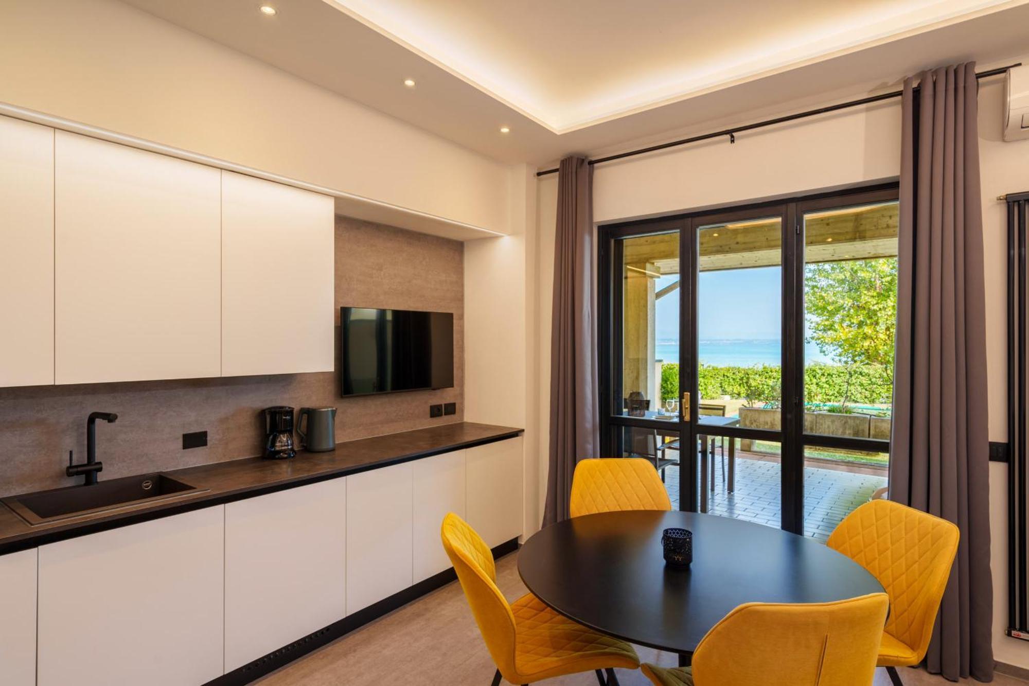 Lakeview Apartment Primea Sirmione Zewnętrze zdjęcie